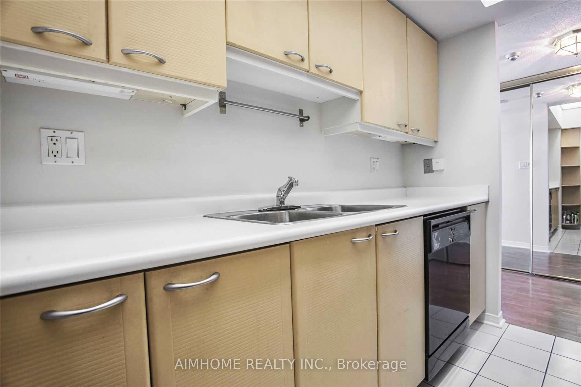 Photo 12 of Unit 3711, 5 Concorde Place, North York, Banbury-Don Mills — HOMEH