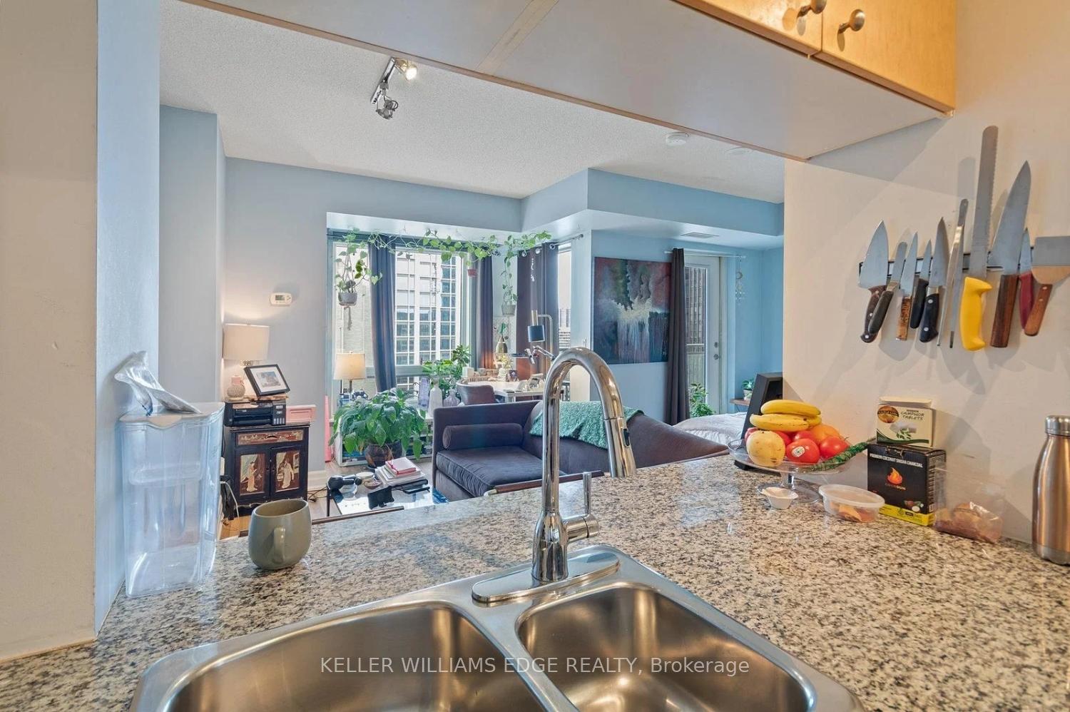 Photo 3 of Unit 1408, 8 Scollard Street, Toronto, The Annex — HOMEH