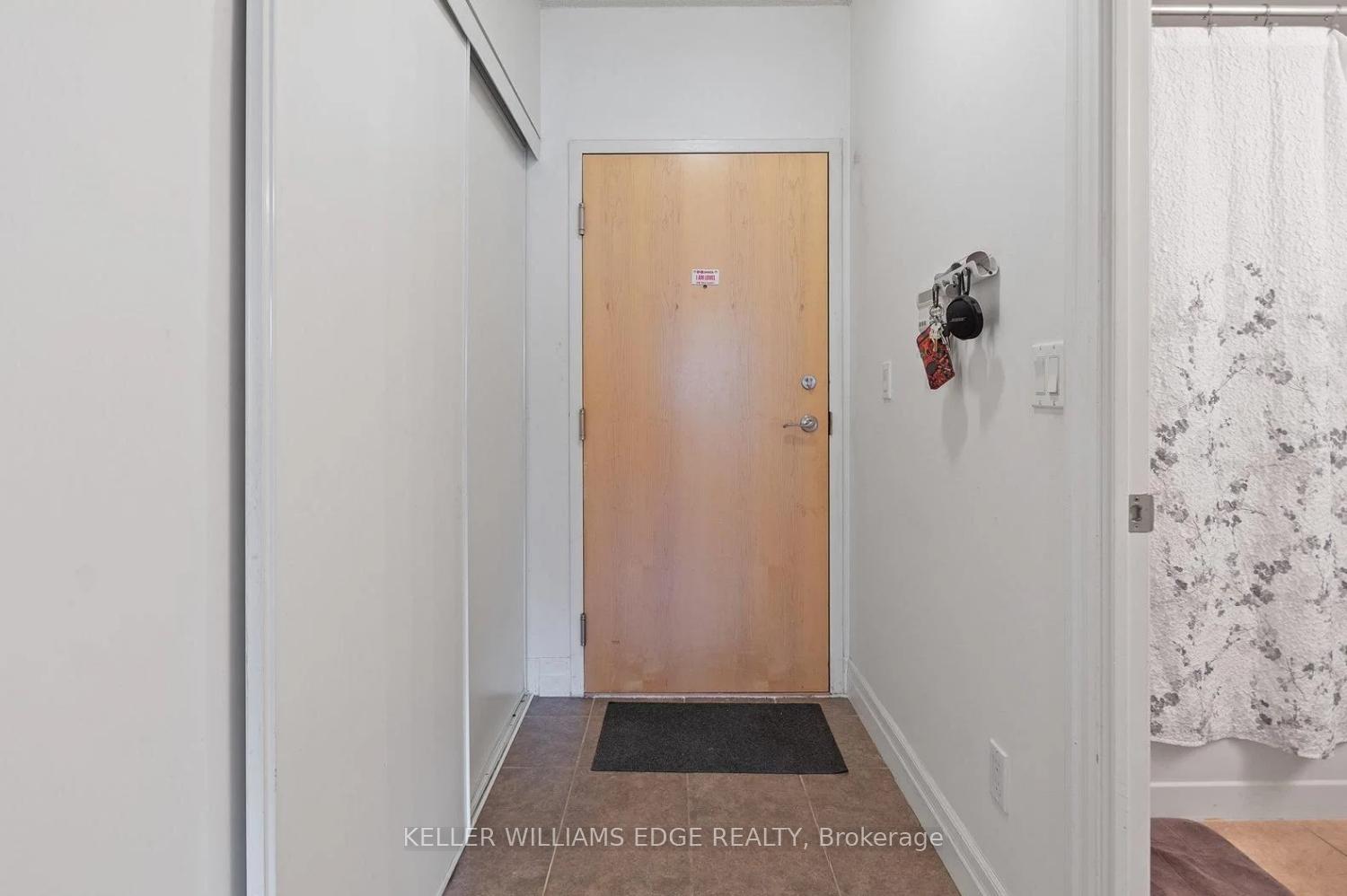 Photo 5 of Unit 1408, 8 Scollard Street, Toronto, The Annex — HOMEH