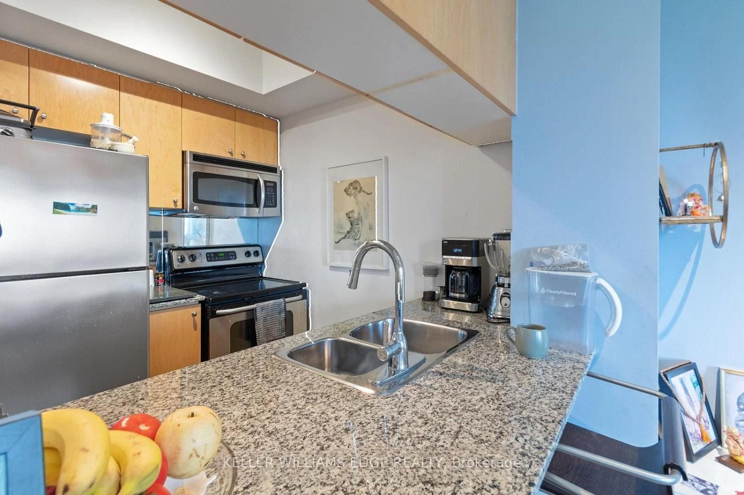 Photo 8 of Unit 1408, 8 Scollard Street, Toronto, The Annex — HOMEH