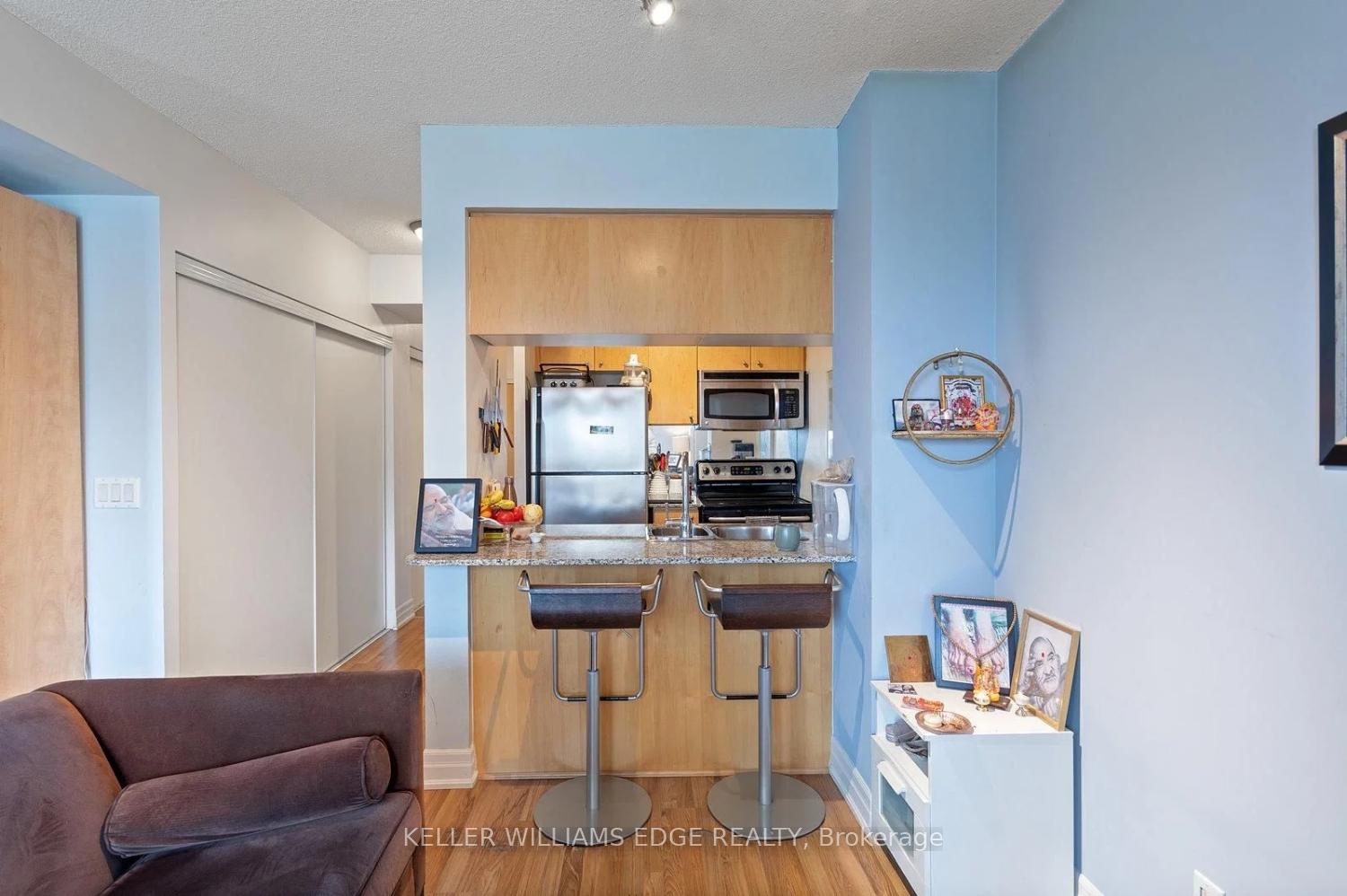 Photo 9 of Unit 1408, 8 Scollard Street, Toronto, The Annex — HOMEH