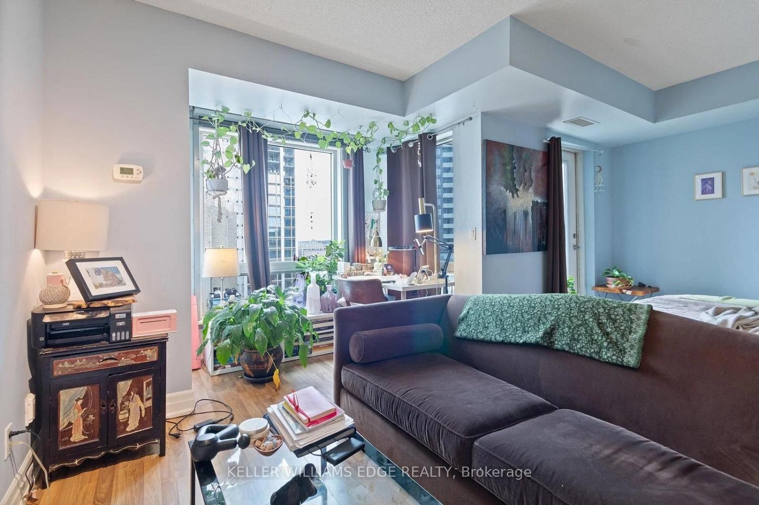 Photo 13 of Unit 1408, 8 Scollard Street, Toronto, The Annex — HOMEH
