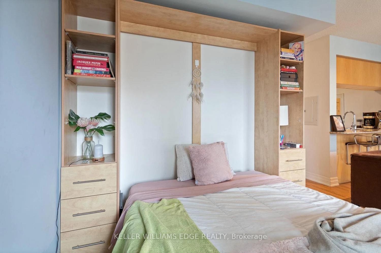 Photo 18 of Unit 1408, 8 Scollard Street, Toronto, The Annex — HOMEH