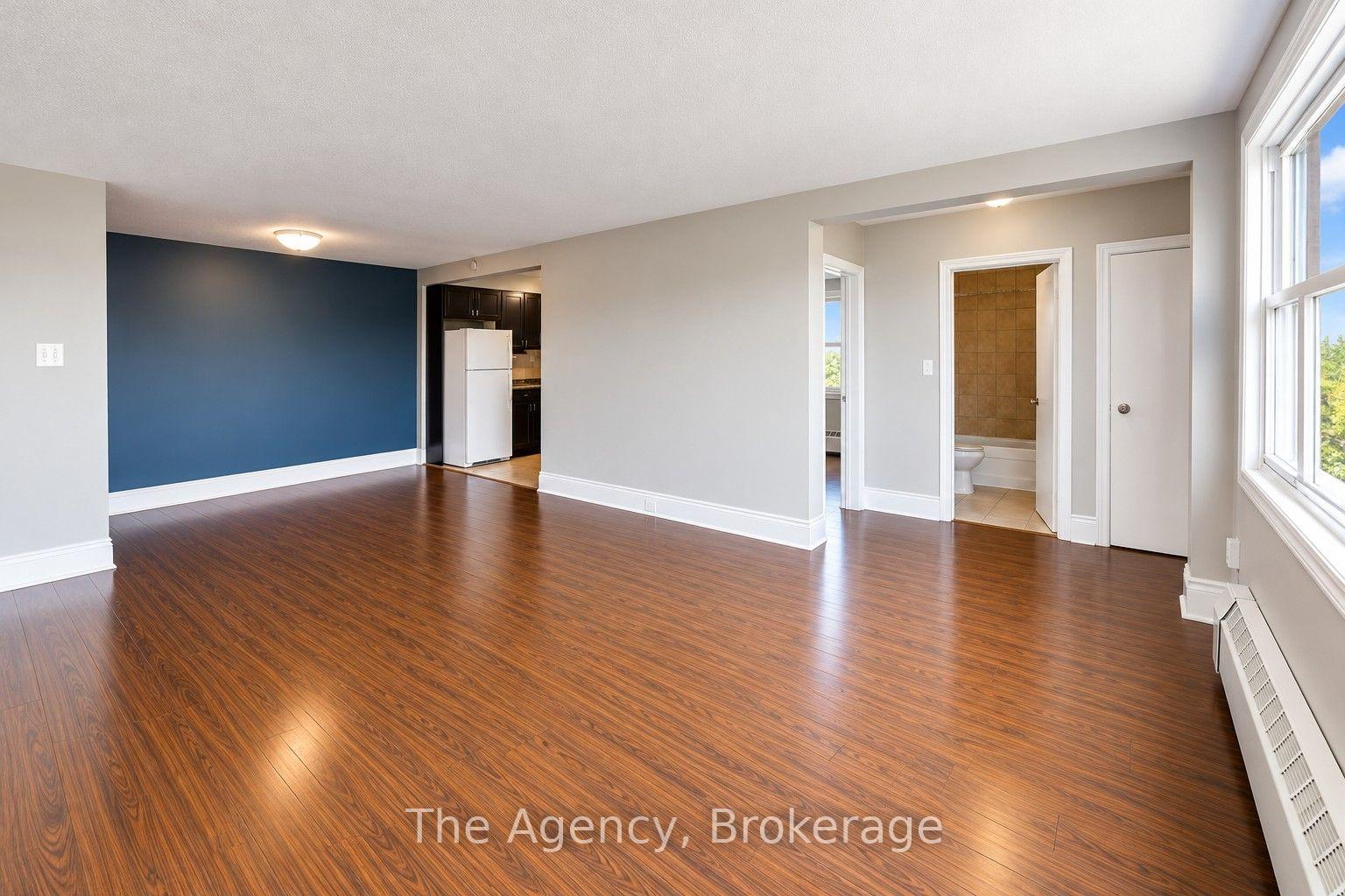 Photo 3 of Unit 1, 139 Westchester Crescent, St. Catharines, E. Chester — HOMEH