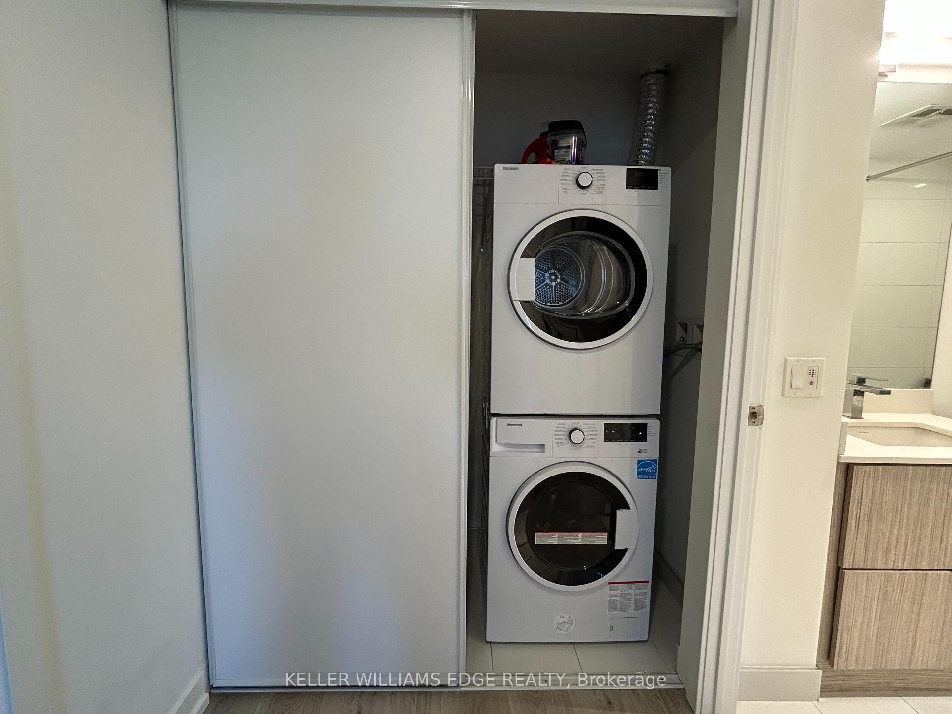 Photo 4 of Unit 2407, 395 Bloor Street E, Toronto, Cabbagetown-South St. James Town — HOMEH