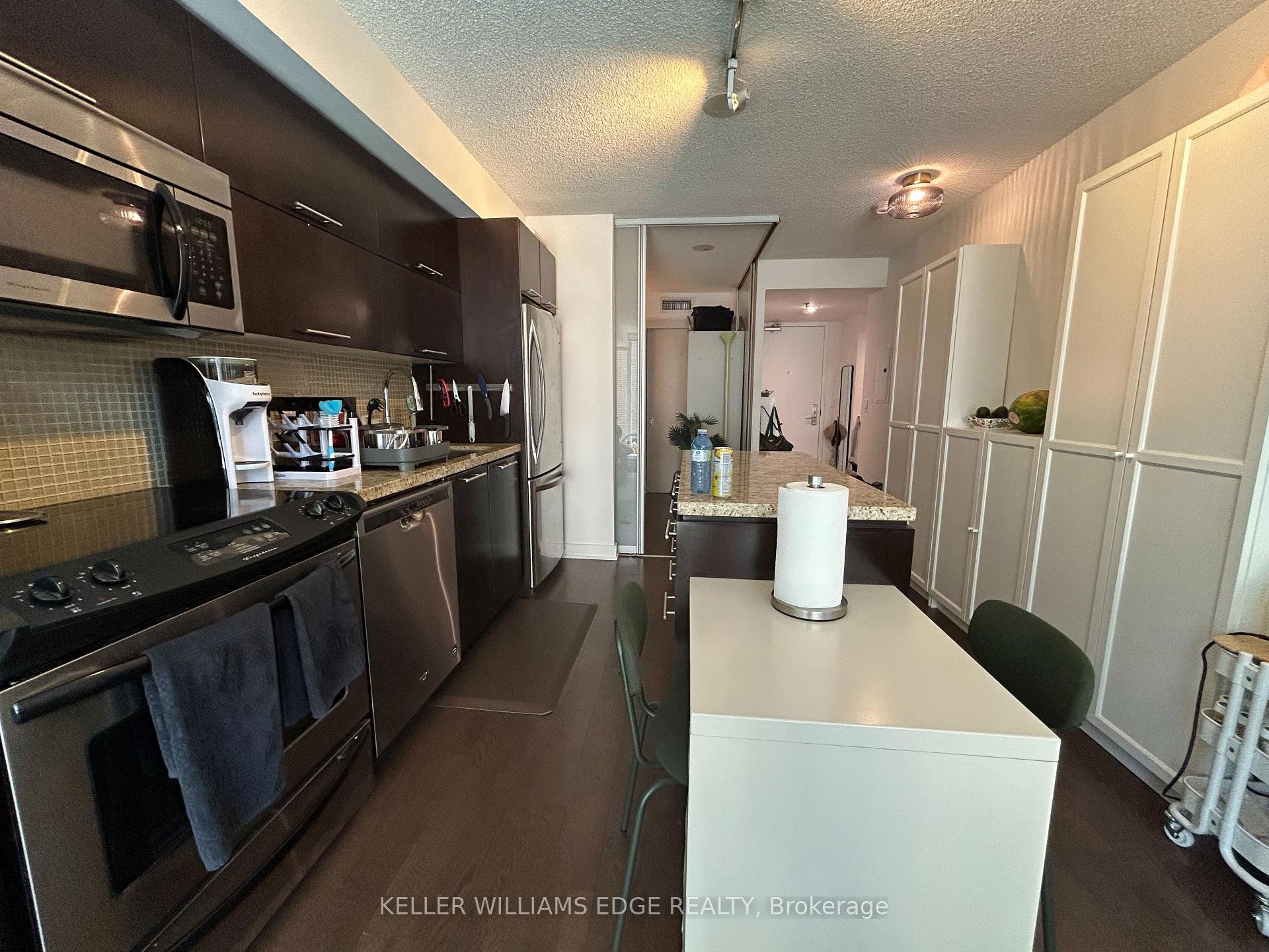 Photo 4 of Unit 331, 21 Nelson Street, Toronto, Waterfront Communities — HOMEH