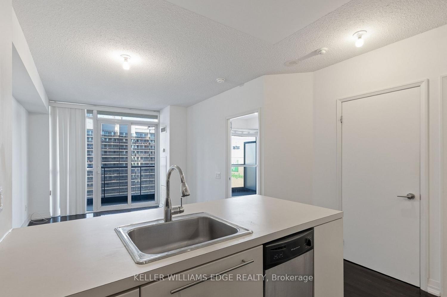 Photo 4 of Unit 2308, 25 Carlton Street, Toronto, Church-Yonge Corridor — HOMEH