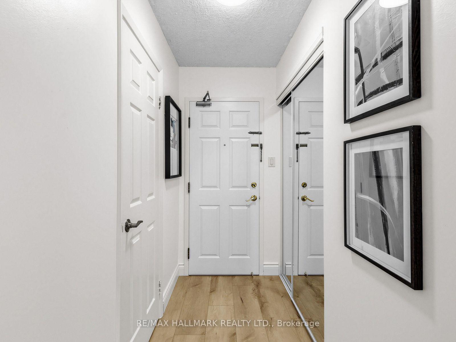 Photo 4 of Unit 309, 175 Cedar Avenue, Richmond Hill, Harding — HOMEH