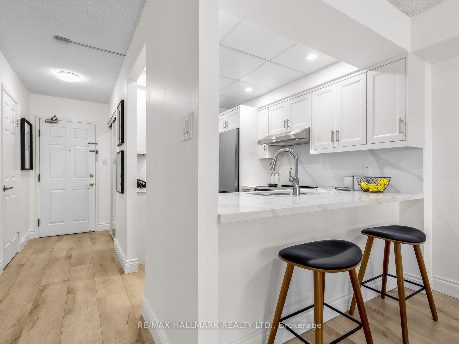 Photo 8 of Unit 309, 175 Cedar Avenue, Richmond Hill, Harding — HOMEH