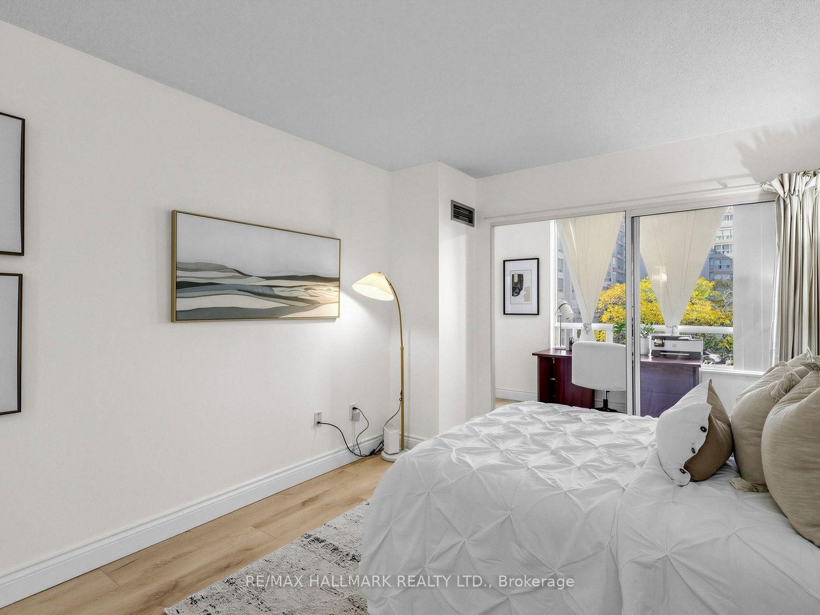 Photo 21 of Unit 309, 175 Cedar Avenue, Richmond Hill, Harding — HOMEH