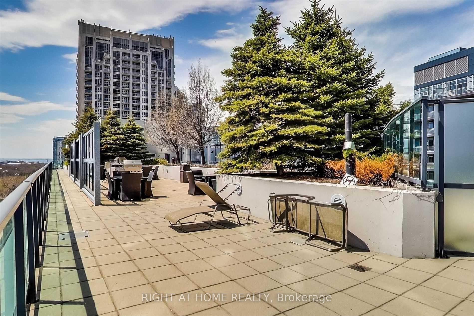 Photo 7 of Unit 734, 600 Fleet Street, Toronto, Niagara — HOMEH
