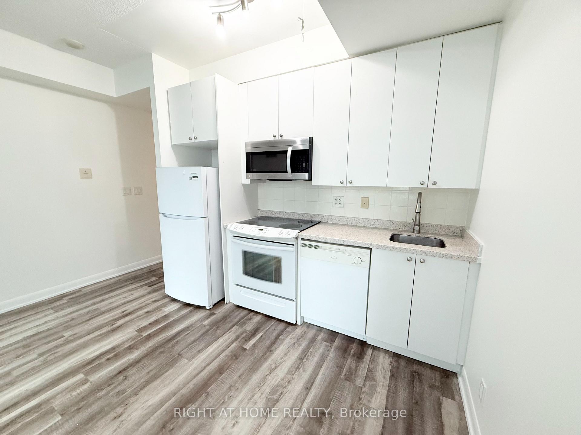 Photo 9 of Unit 734, 600 Fleet Street, Toronto, Niagara — HOMEH
