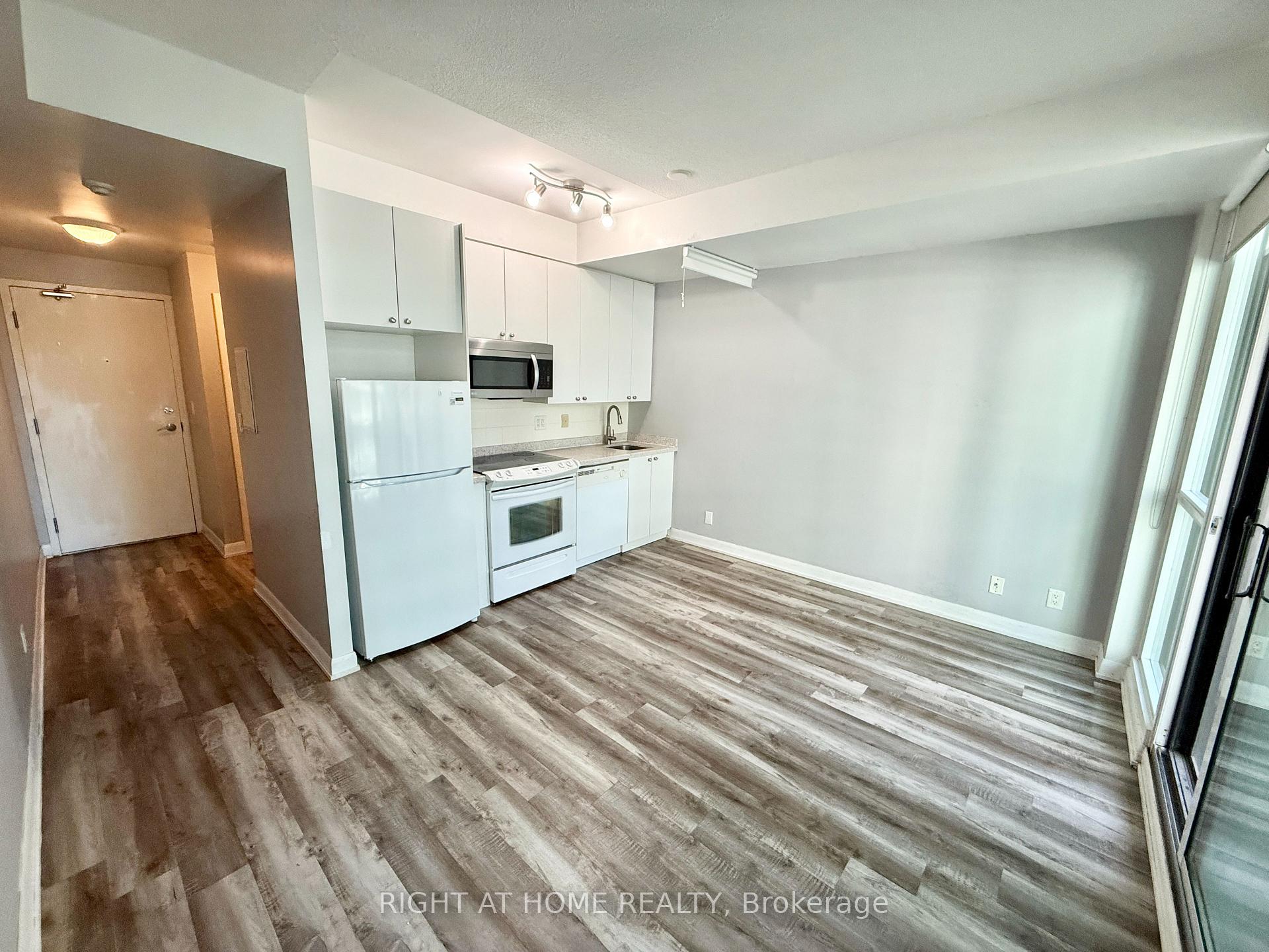 Photo 11 of Unit 734, 600 Fleet Street, Toronto, Niagara — HOMEH
