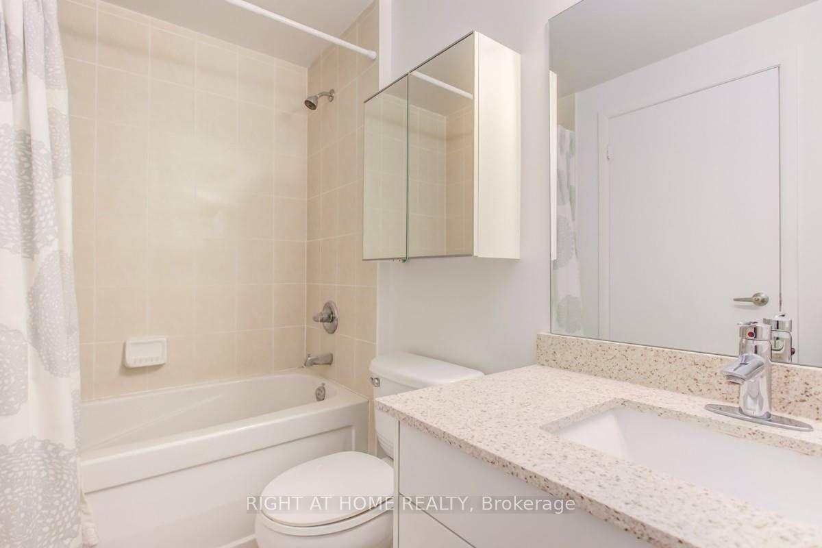 Photo 12 of Unit 734, 600 Fleet Street, Toronto, Niagara — HOMEH