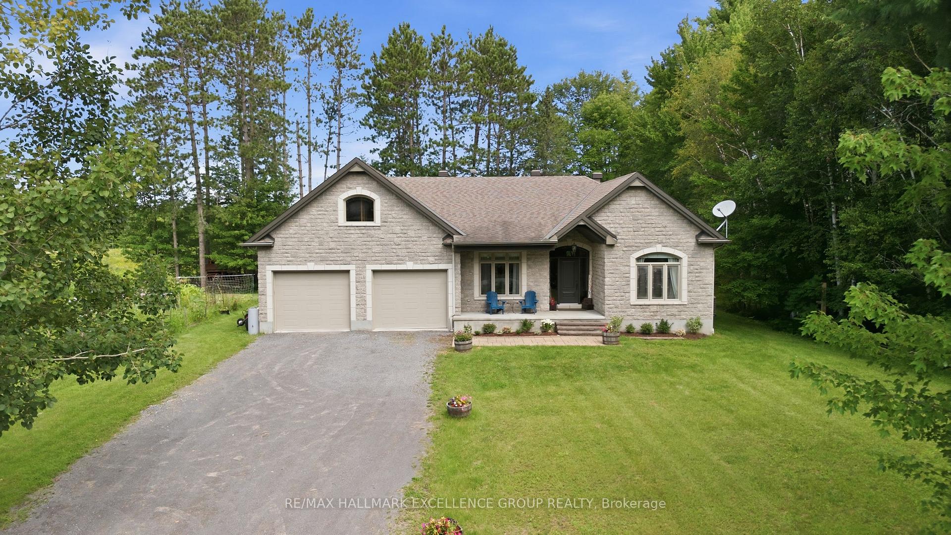 Photo of 1363 Du Golf Road