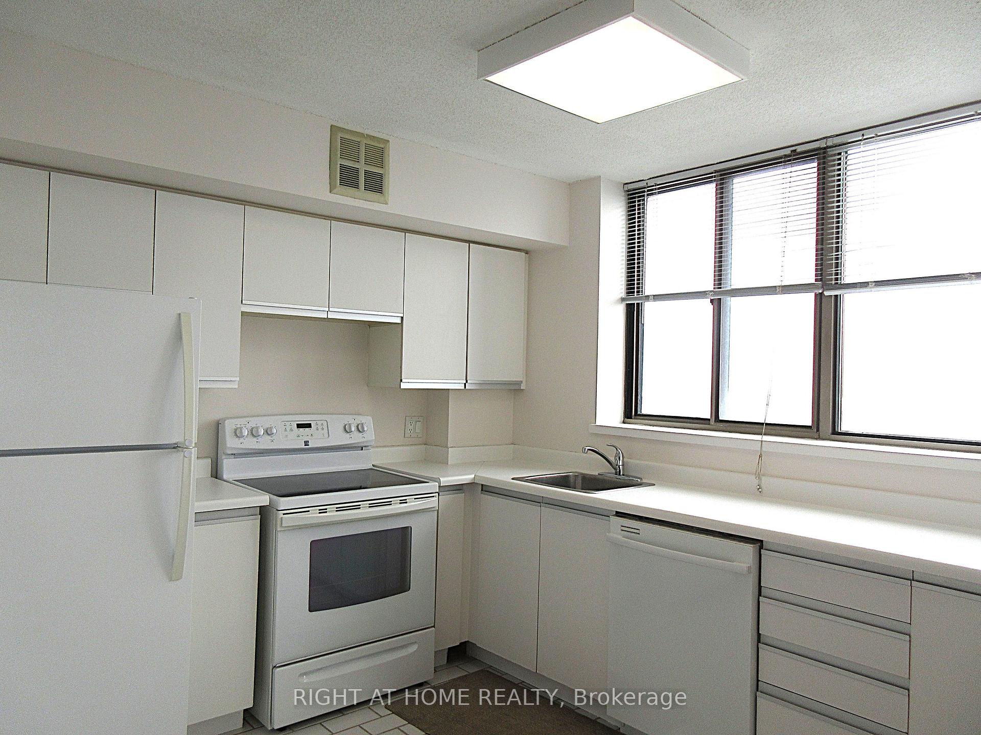 Photo 6 of Unit 2702, 270 Queens Quay W, Toronto, Waterfront Communities — HOMEH
