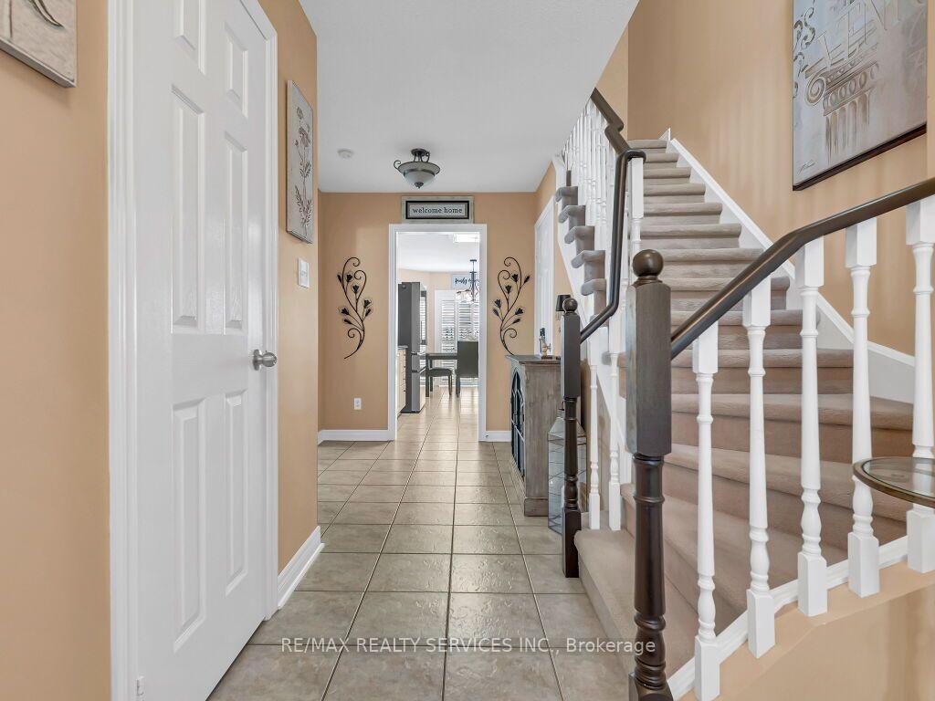 Photo 8 of 58 Sunny Glen Crescent, Brampton, Northwest Sandalwood Parkway — HOMEH