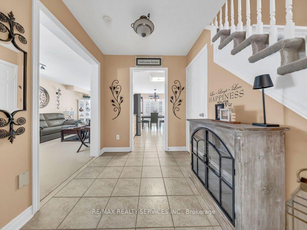 Photo 9 of 58 Sunny Glen Crescent, Brampton, Northwest Sandalwood Parkway — HOMEH