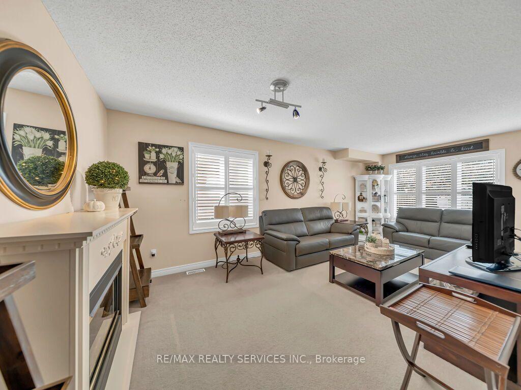 Photo 10 of 58 Sunny Glen Crescent, Brampton, Northwest Sandalwood Parkway — HOMEH