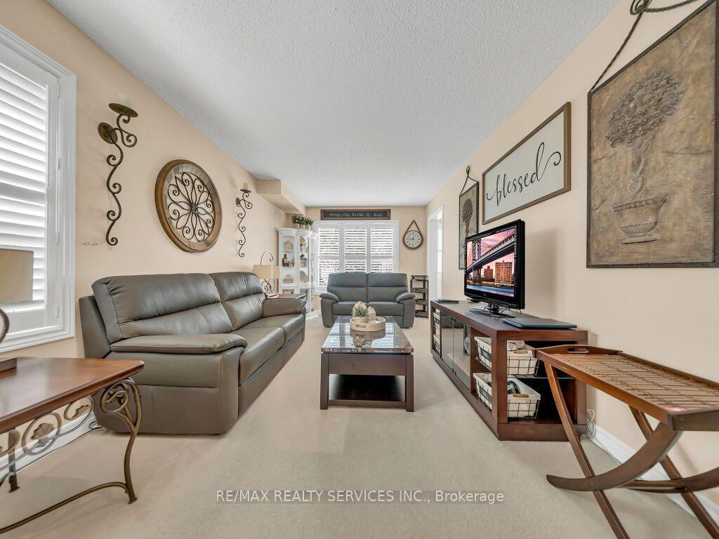 Photo 11 of 58 Sunny Glen Crescent, Brampton, Northwest Sandalwood Parkway — HOMEH