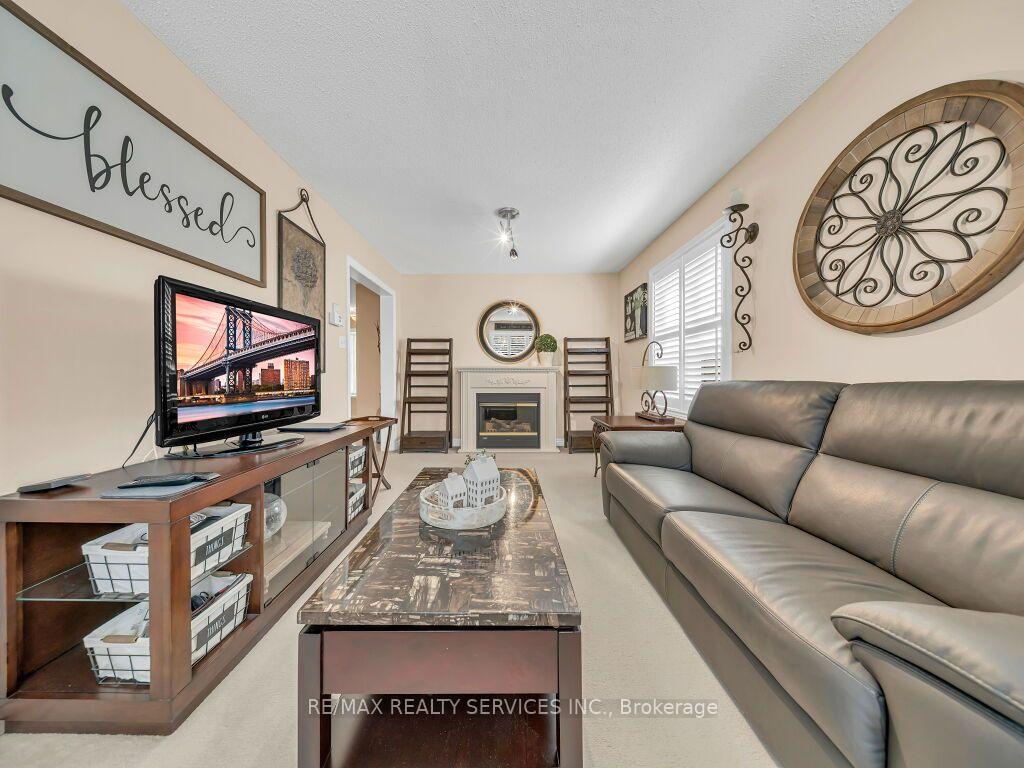 Photo 12 of 58 Sunny Glen Crescent, Brampton, Northwest Sandalwood Parkway — HOMEH