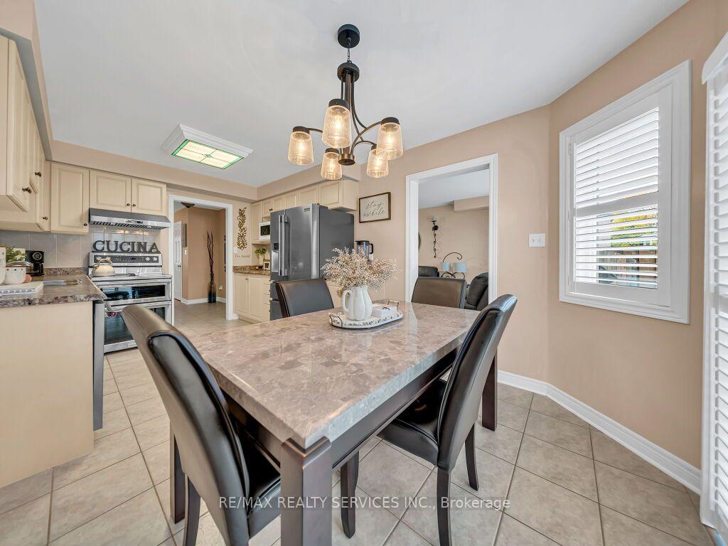 Photo 19 of 58 Sunny Glen Crescent, Brampton, Northwest Sandalwood Parkway — HOMEH