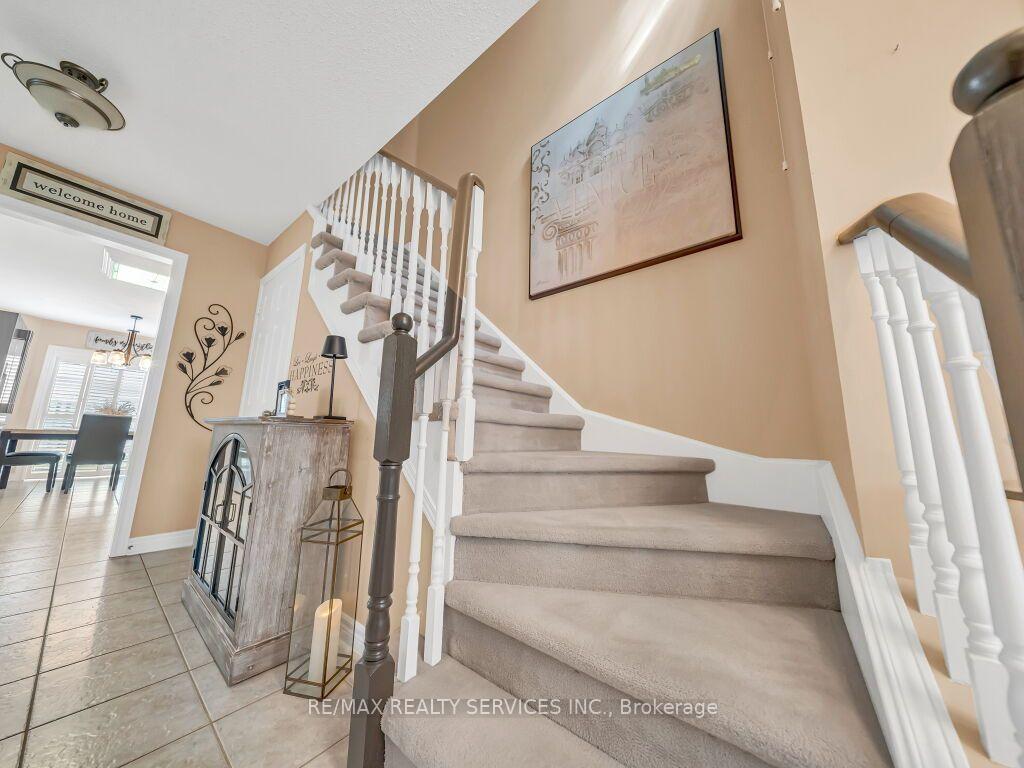 Photo 21 of 58 Sunny Glen Crescent, Brampton, Northwest Sandalwood Parkway — HOMEH