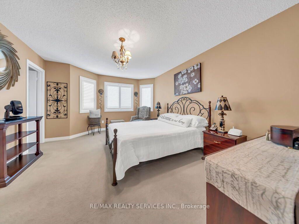 Photo 23 of 58 Sunny Glen Crescent, Brampton, Northwest Sandalwood Parkway — HOMEH