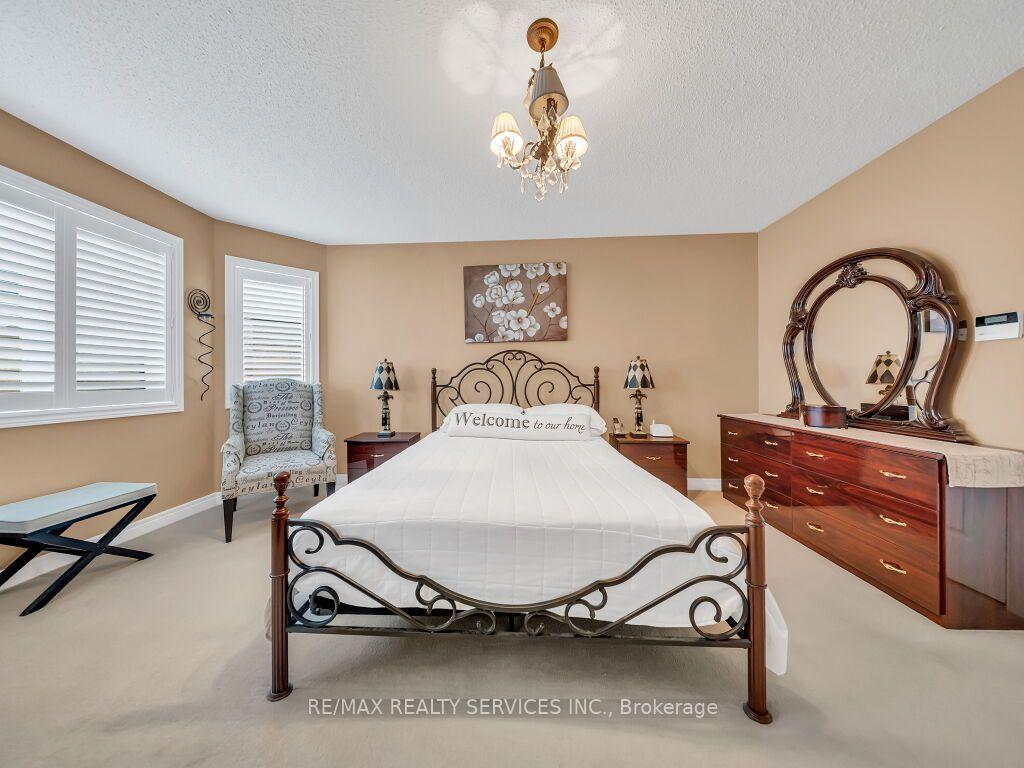 Photo 24 of 58 Sunny Glen Crescent, Brampton, Northwest Sandalwood Parkway — HOMEH