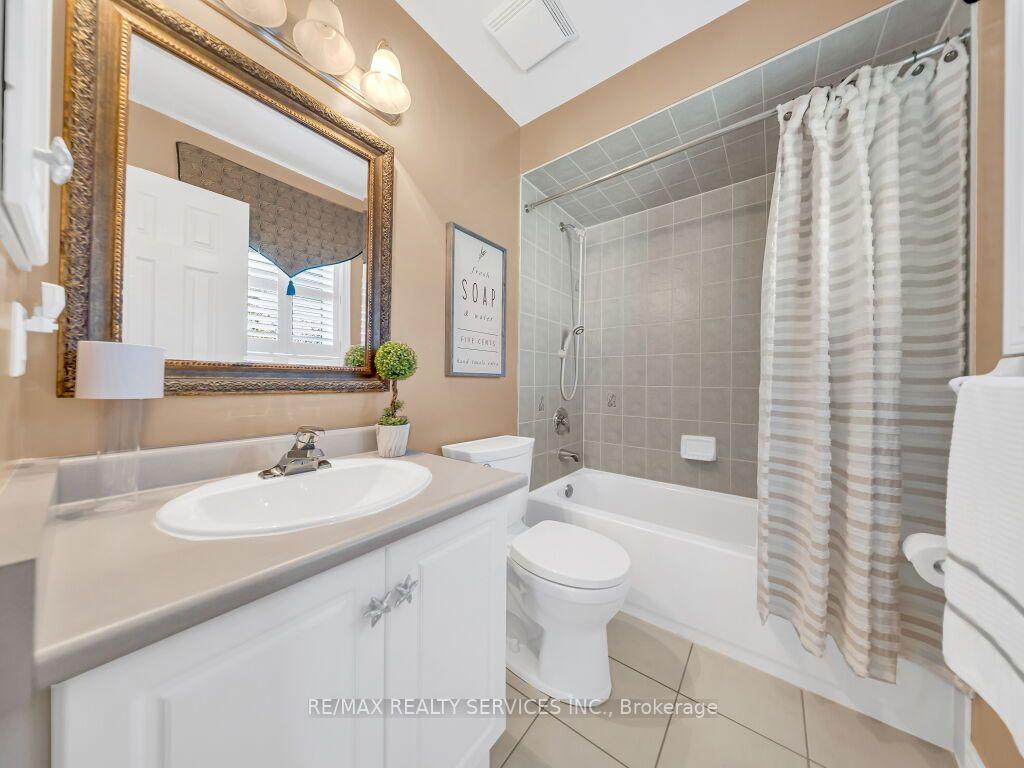 Photo 27 of 58 Sunny Glen Crescent, Brampton, Northwest Sandalwood Parkway — HOMEH