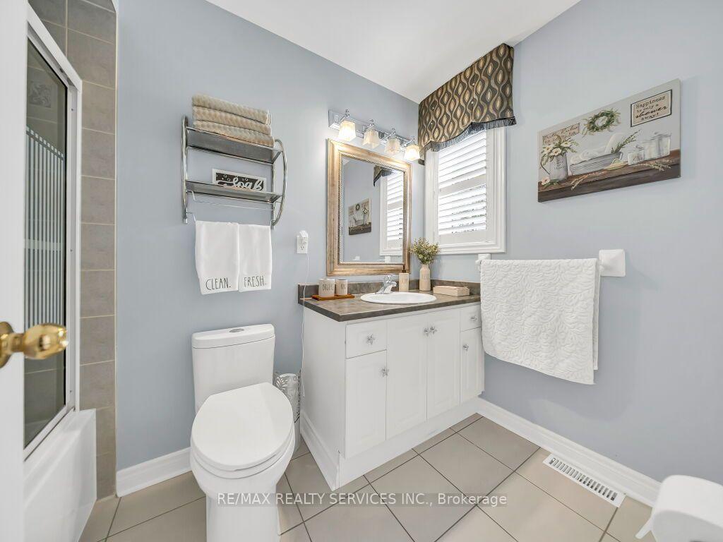 Photo 28 of 58 Sunny Glen Crescent, Brampton, Northwest Sandalwood Parkway — HOMEH