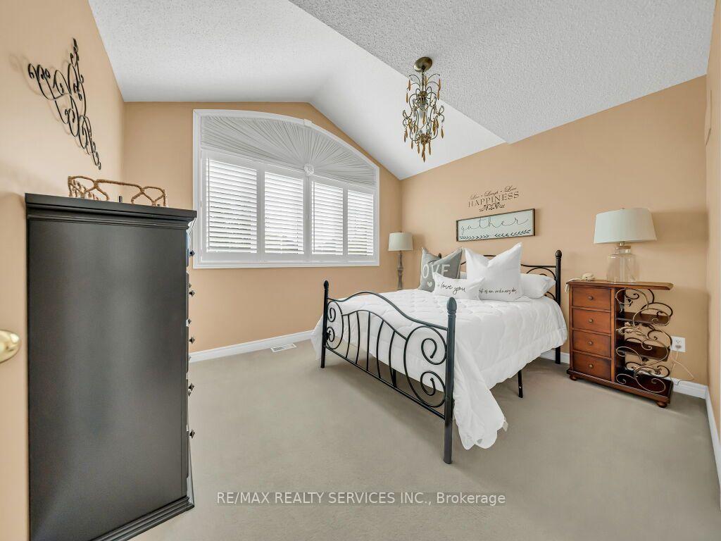 Photo 29 of 58 Sunny Glen Crescent, Brampton, Northwest Sandalwood Parkway — HOMEH