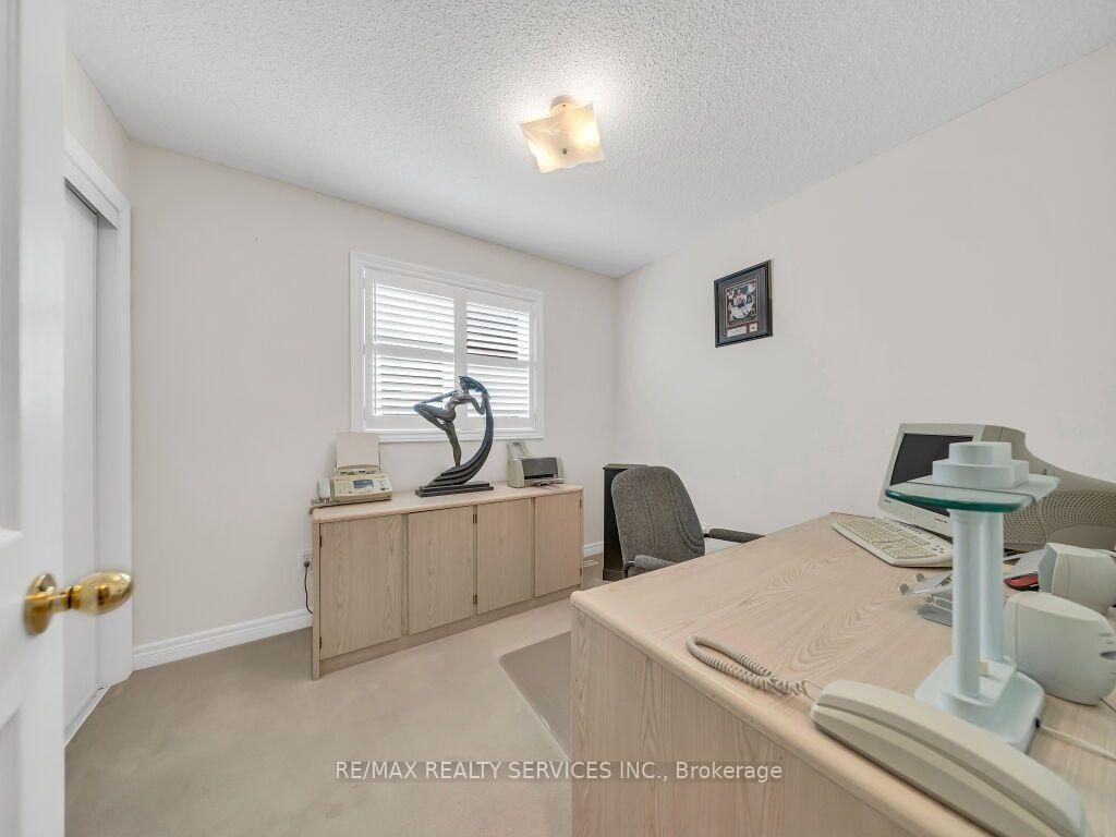 Photo 31 of 58 Sunny Glen Crescent, Brampton, Northwest Sandalwood Parkway — HOMEH