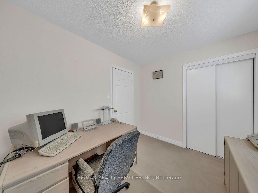 Photo 32 of 58 Sunny Glen Crescent, Brampton, Northwest Sandalwood Parkway — HOMEH