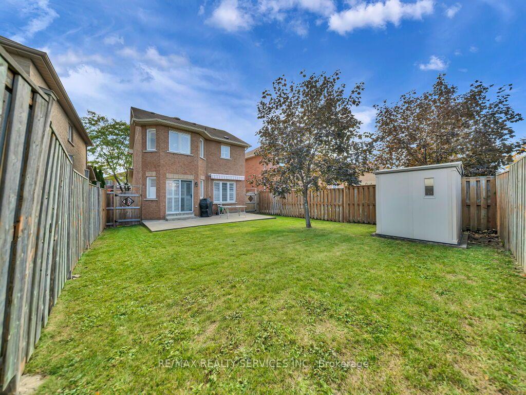 Photo 33 of 58 Sunny Glen Crescent, Brampton, Northwest Sandalwood Parkway — HOMEH