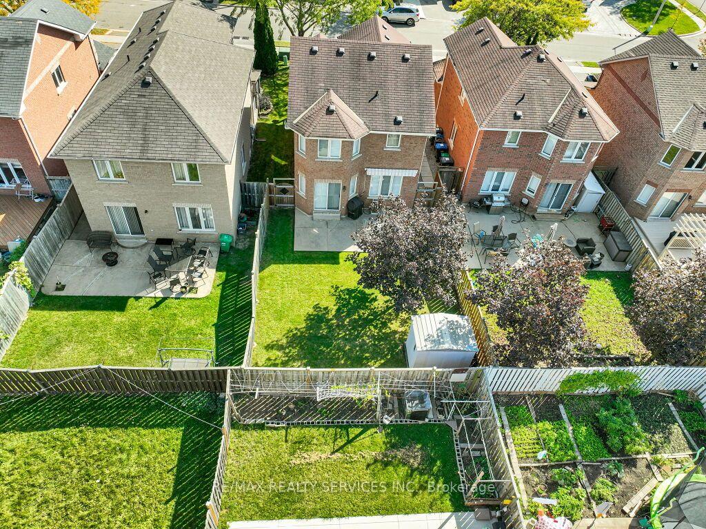 Photo 35 of 58 Sunny Glen Crescent, Brampton, Northwest Sandalwood Parkway — HOMEH