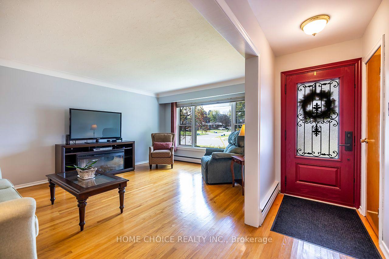 Photo 4 of 89 Harmony Road N, Oshawa, Eastdale — HOMEH