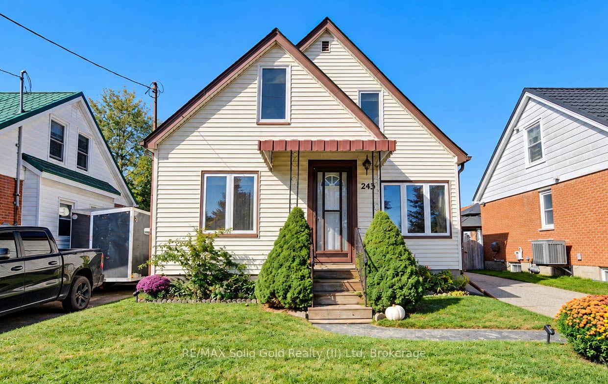 Photo 2 of 243 Edwin Street, Kitchener, Uptown Waterloo/North Ward — HOMEH