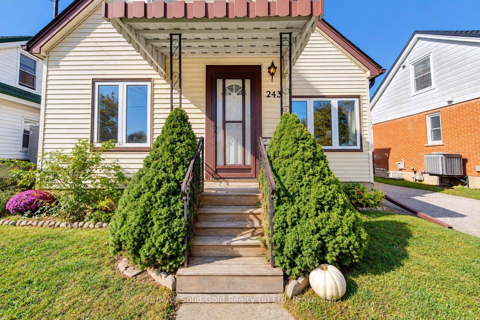 Photo 3 of 243 Edwin Street, Kitchener, Uptown Waterloo/North Ward — HOMEH