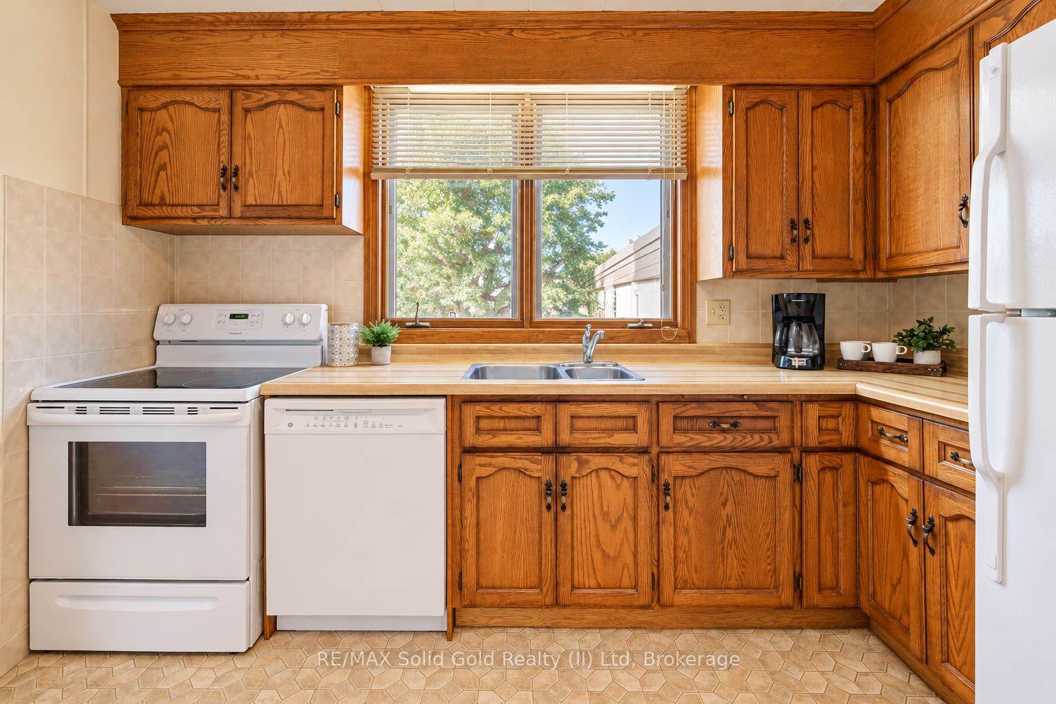 Photo 18 of 243 Edwin Street, Kitchener, Uptown Waterloo/North Ward — HOMEH