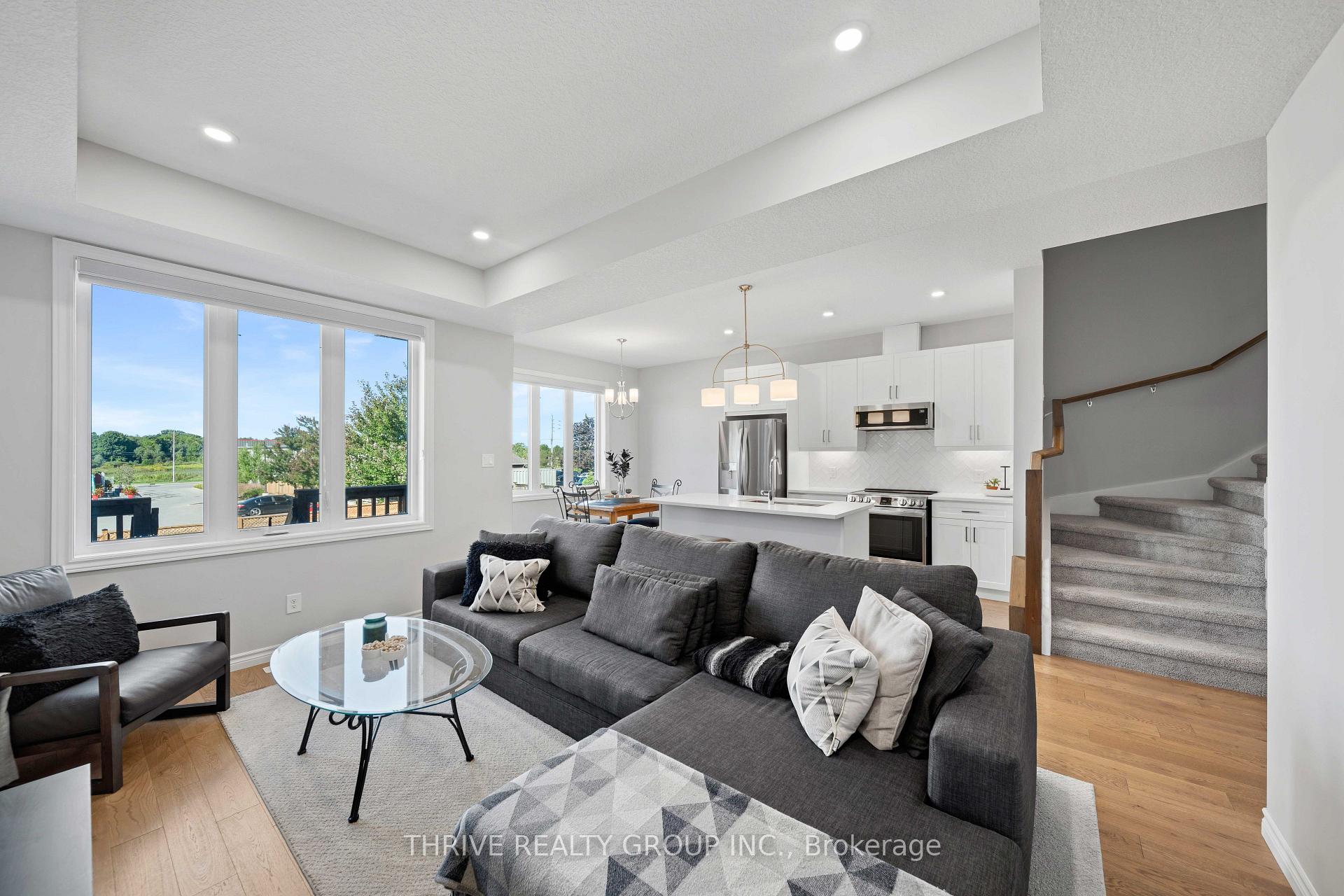 Photo 6 of 1760 Finley Crescent, London, North I — HOMEH