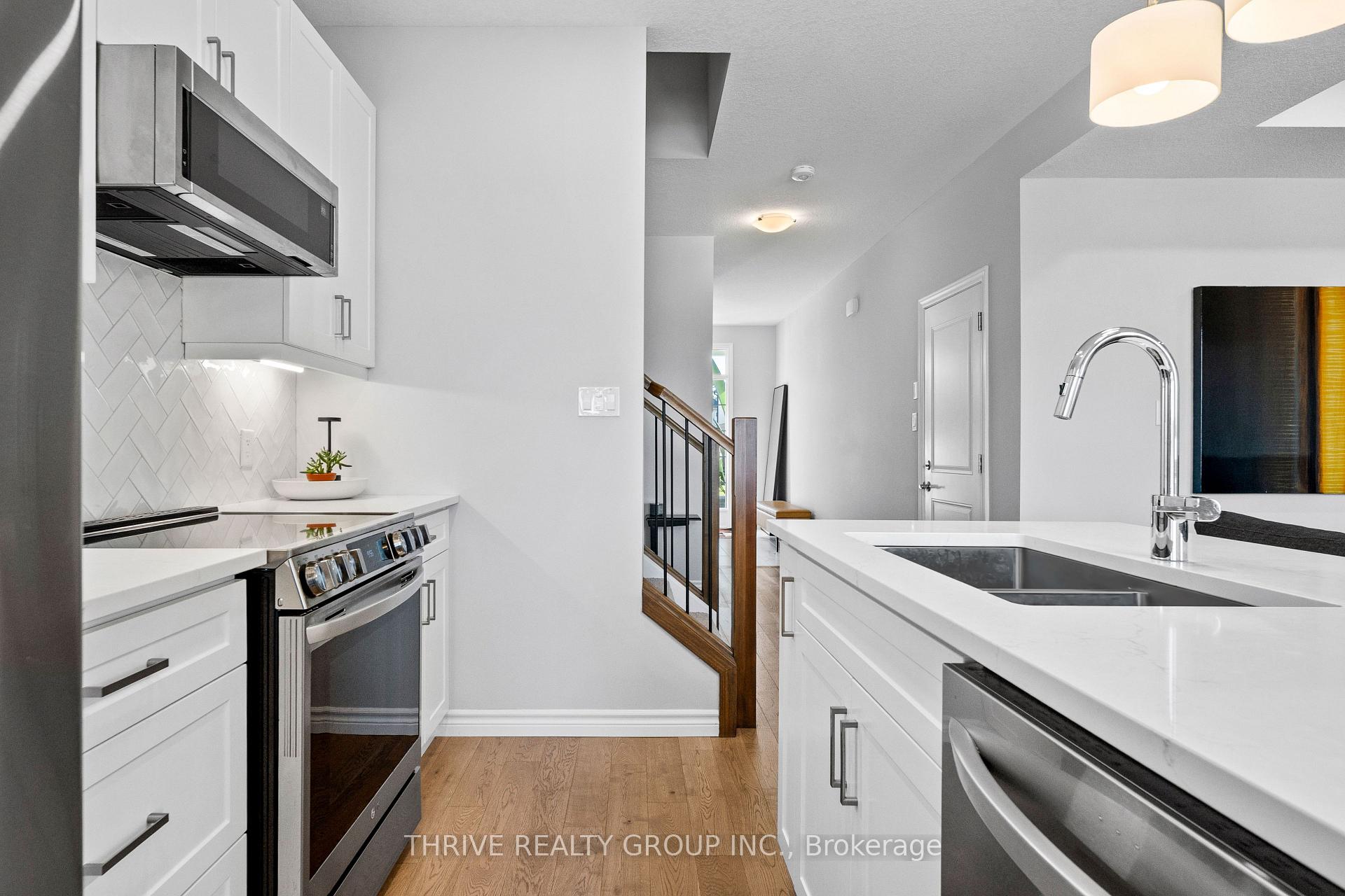 Photo 9 of 1760 Finley Crescent, London, North I — HOMEH
