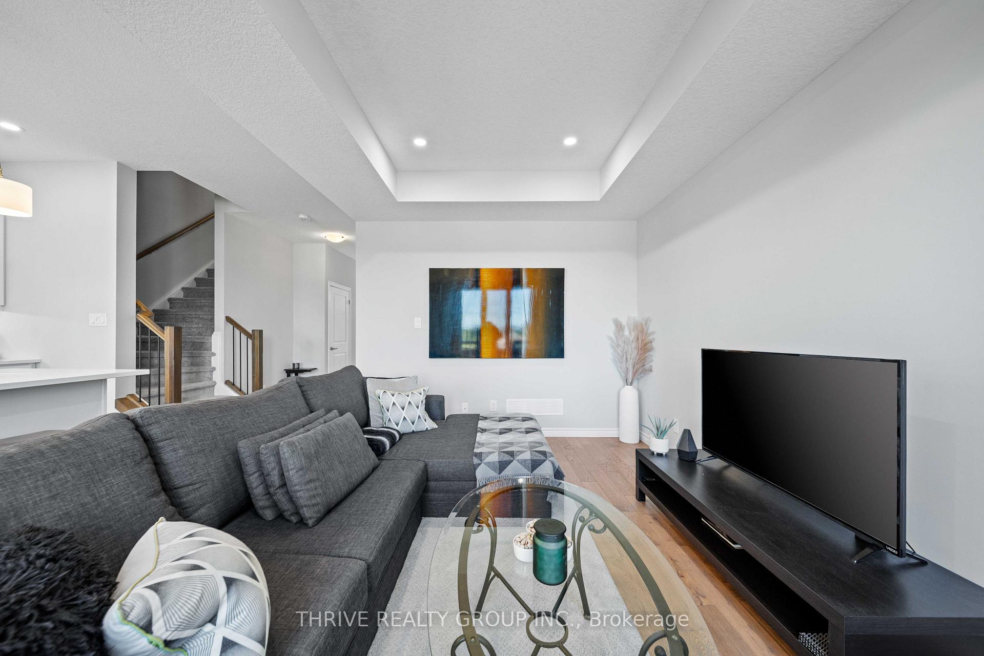 Photo 15 of 1760 Finley Crescent, London, North I — HOMEH