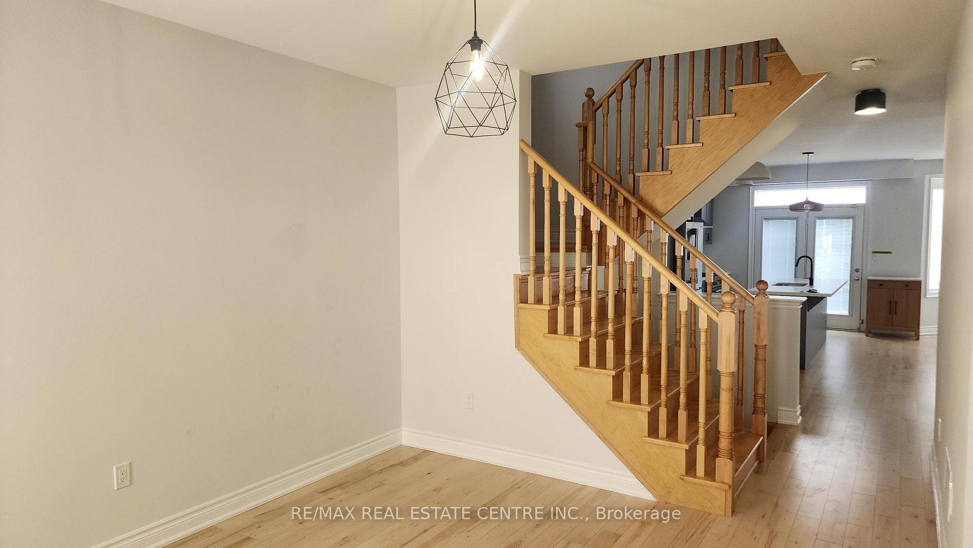Photo 3 of 53 Bellefond Street, Vaughan, Kleinburg — HOMEH