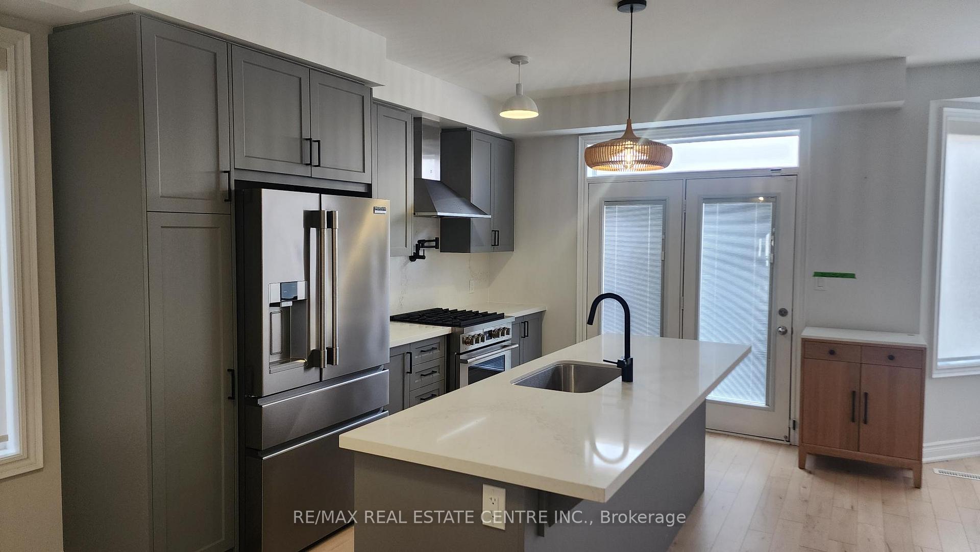 Photo 4 of 53 Bellefond Street, Vaughan, Kleinburg — HOMEH