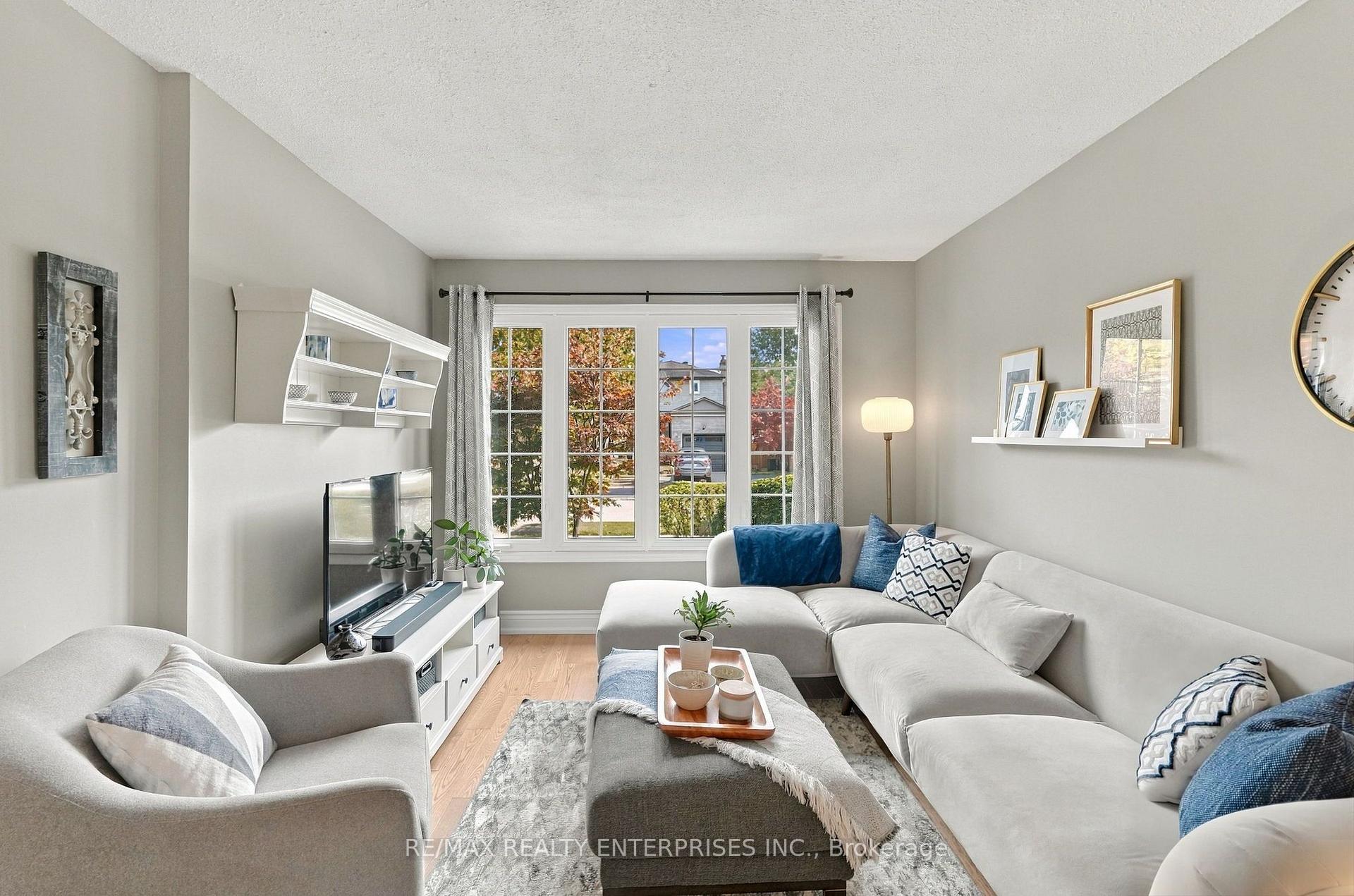 Photo 2 of 188 Summerfield Drive, Oakville, Bronte — HOMEH