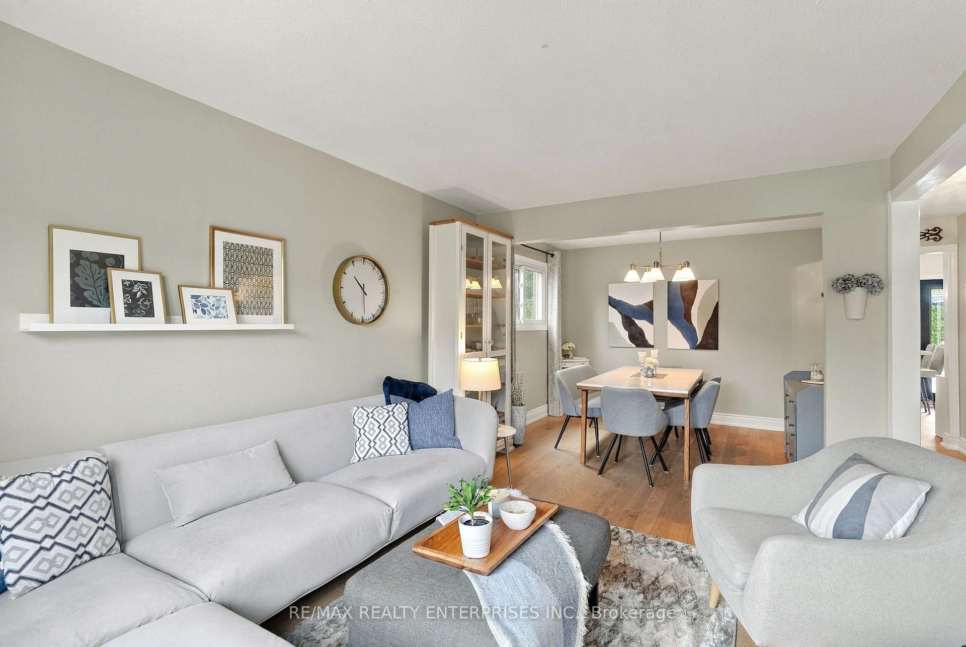 Photo 3 of 188 Summerfield Drive, Oakville, Bronte — HOMEH