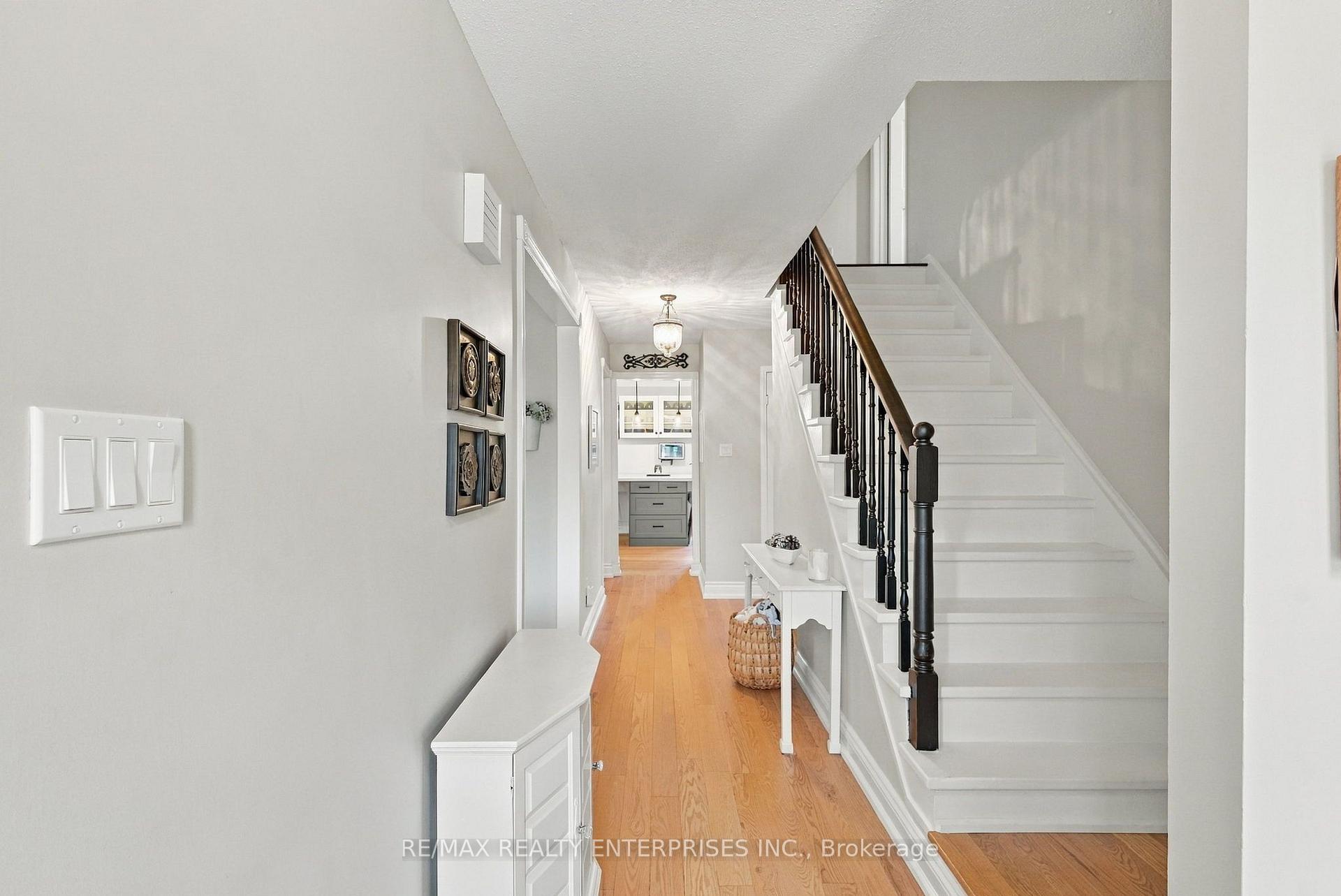 Photo 6 of 188 Summerfield Drive, Oakville, Bronte — HOMEH