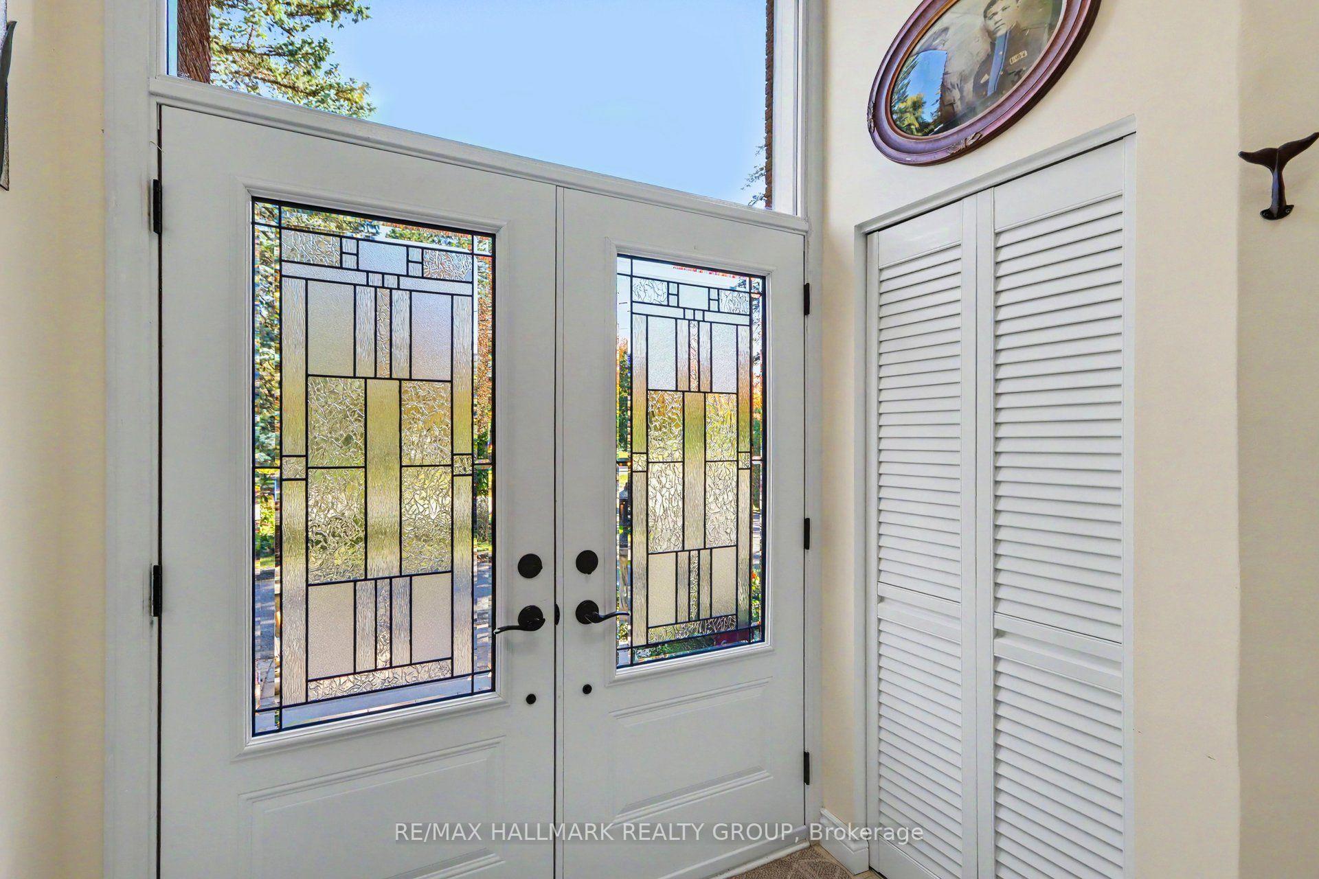 Photo 6 of 26 Whippoorwill Drive, Ottawa, Rothwell Heights — HOMEH