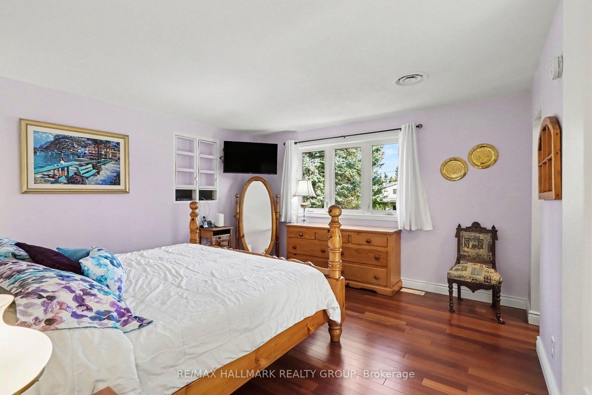 Photo 18 of 26 Whippoorwill Drive, Ottawa, Rothwell Heights — HOMEH